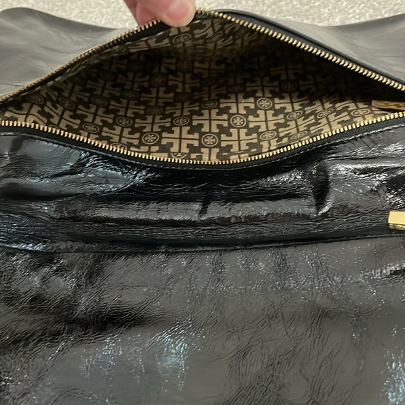 Black Logo leather clutch from Tory Burch - Picture 3 of 4